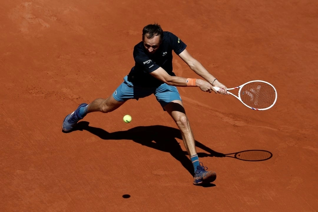 Medvedev lại gục ngã từ vòng một Roland Garros - hình ảnh - f8betv.vip
