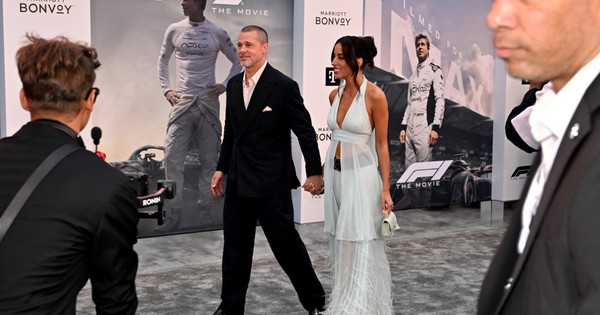 F8BET baccarat và câu chuyện chưa kể về Brad Pitt, Ines de Ramon cùng các con riêng - hình ảnh - f8betv.vip