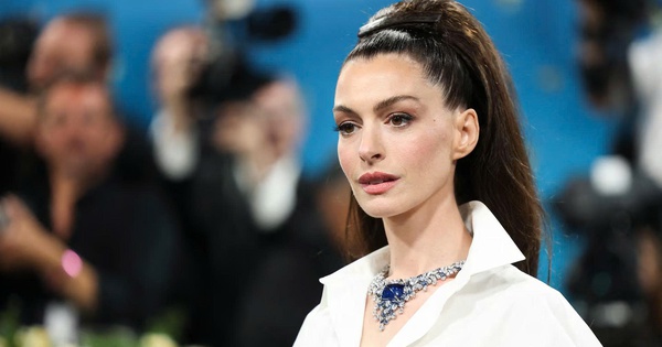 F8BET uy tín đồng hành cùng tin giải trí nóng: Anne Hathaway từng suýt mù mắt trái suốt 10 năm - hình ảnh - f8betv.vip