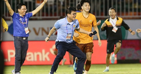 F8BET và diễn biến nóng V-League: HAGL trụ hạng, TP.HCM bên bờ vực - hình ảnh - f8betv.vip