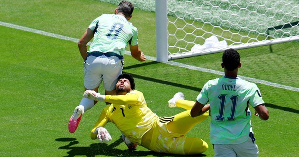 Tranh cãi quả phạt đền đầu tiên tại World Cup 2026: VAR bỏ qua lỗi việt vị của Thụy Sĩ? - hình ảnh - f8betv.vip