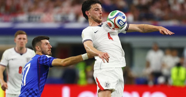 HLV Tuchel hé lộ lý do thật sự đằng sau chấn thương của Declan Rice sau trận Anh thắng Croatia - hình ảnh - f8betv.vip