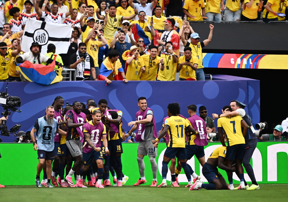Ecuador quật ngã Đức, lách khe cửa hẹp vào vòng knock-out - hình ảnh - f8betv.vip