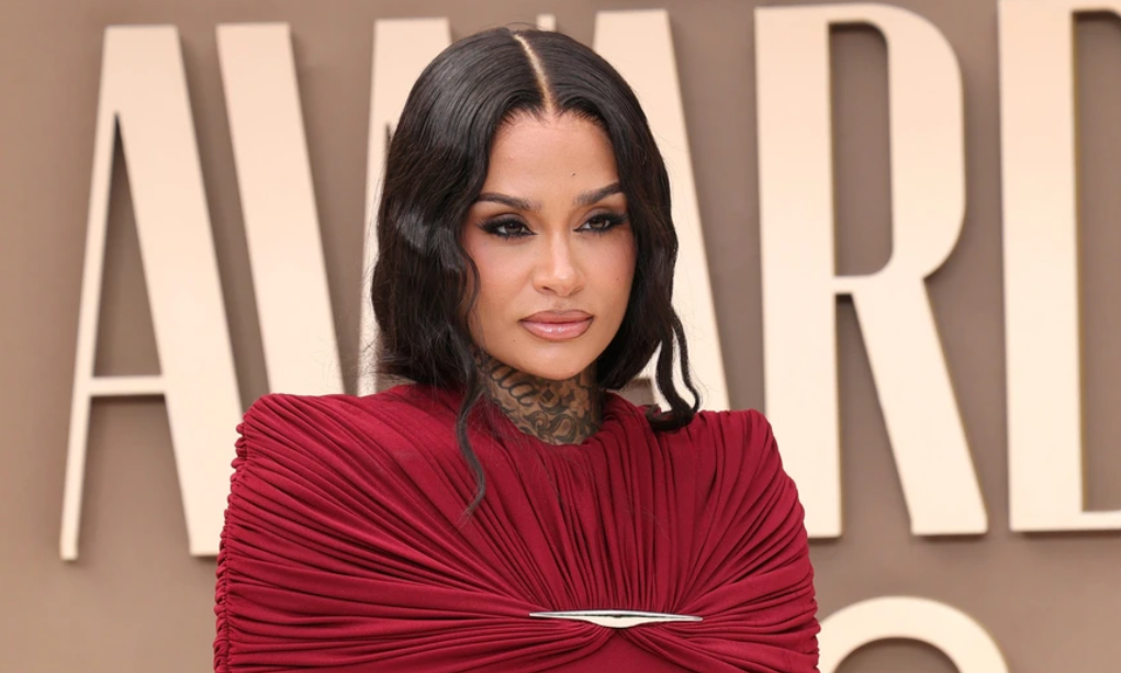 Ca sĩ Mỹ Kehlani tỏa sáng với thiết kế của NTK Việt tại lễ trao giải BET 2026 - hình ảnh - f8betv.vip