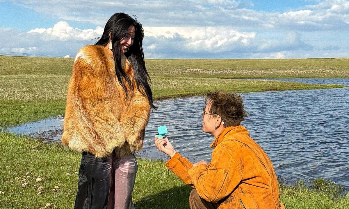 F8BET uy tín đồng hành cùng tin giải trí nóng: Quỳnh Anh Shyn nhận lời cầu hôn tại Kyrgyzstan - hình ảnh - f8betv.vip F8BET uy tín đồng hành cùng tin giải trí nóng: Quỳnh Anh Shyn nhận lời cầu hôn tại Kyrgyzstan - hình ảnh - f8betv.vip