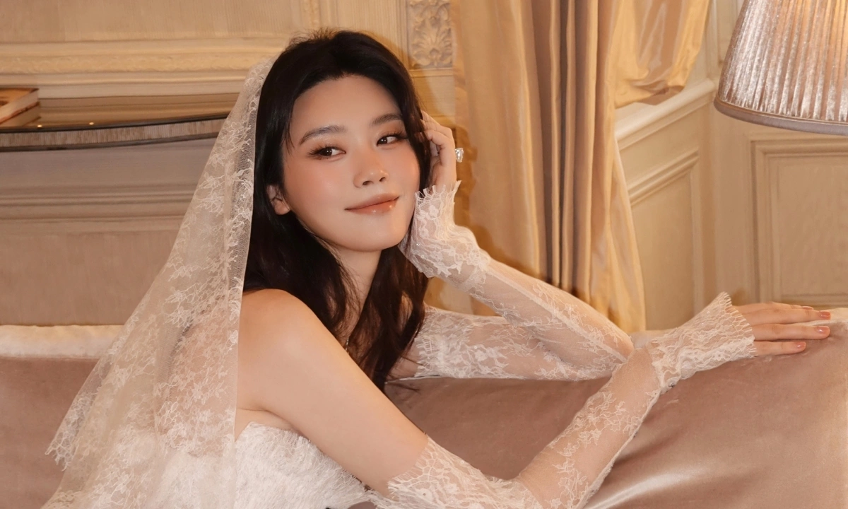 F8BET uy tín đồng hành cùng tin giải trí nóng: Hề Mộng Dao lộng lẫy trong váy cưới Việt - hình ảnh - f8betv.vip
