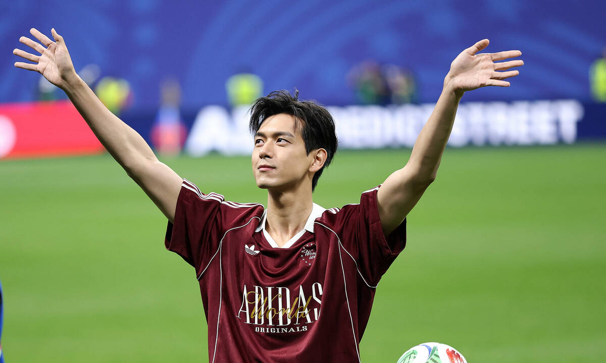 Tài tử Lý Hiện khuấy động World Cup 2026: Cơ hội giải trí và trải nghiệm casino live dealer đỉnh cao - hình ảnh - f8betv.vip Tài tử Lý Hiện khuấy động World Cup 2026: Cơ hội giải trí và trải nghiệm casino live dealer đỉnh cao - hình ảnh - f8betv.vip