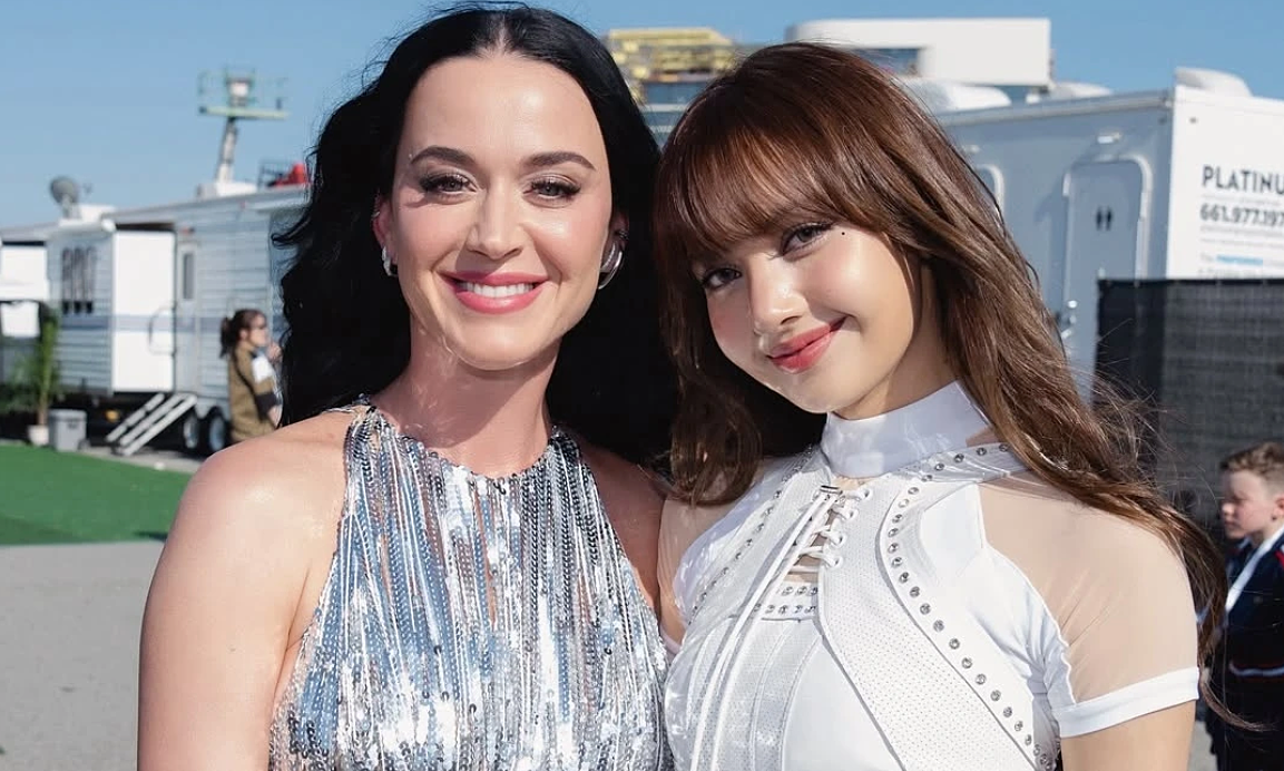 F8BET Cược Bóng Đá: Katy Perry và Lisa Gặp Gỡ Ấn Tượng tại World Cup 2026 - hình ảnh - f8betv.vip