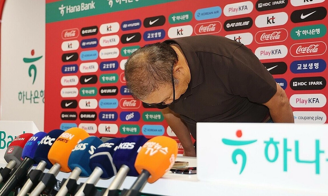 Ông Park cúi đầu xin lỗi sau thất bại của Hàn Quốc tại World Cup 2026 - hình ảnh - f8betv.vip Ông Park cúi đầu xin lỗi sau thất bại của Hàn Quốc tại World Cup 2026 - hình ảnh - f8betv.vip