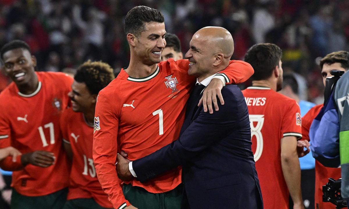 HLV Martinez Đàm Phán Dẫn Dắt Al Nassr, Ronaldo Sắp Có Thuyền Trưởng Mới? - hình ảnh - f8betv.vip HLV Martinez Đàm Phán Dẫn Dắt Al Nassr, Ronaldo Sắp Có Thuyền Trưởng Mới? - hình ảnh - f8betv.vip