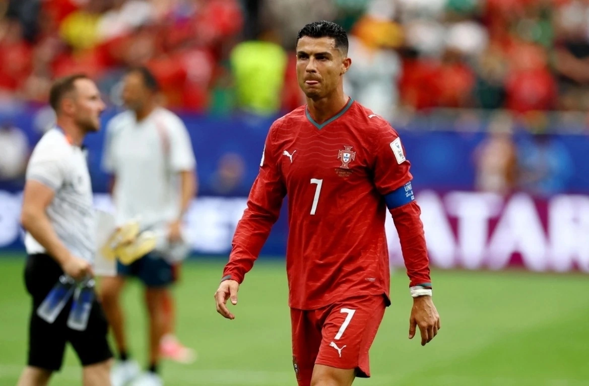 F8BET baccarat và câu chuyện kèm Ronaldo: Cầu thủ CHDC Congo nói thẳng sự thật - hình ảnh - f8betv.vip