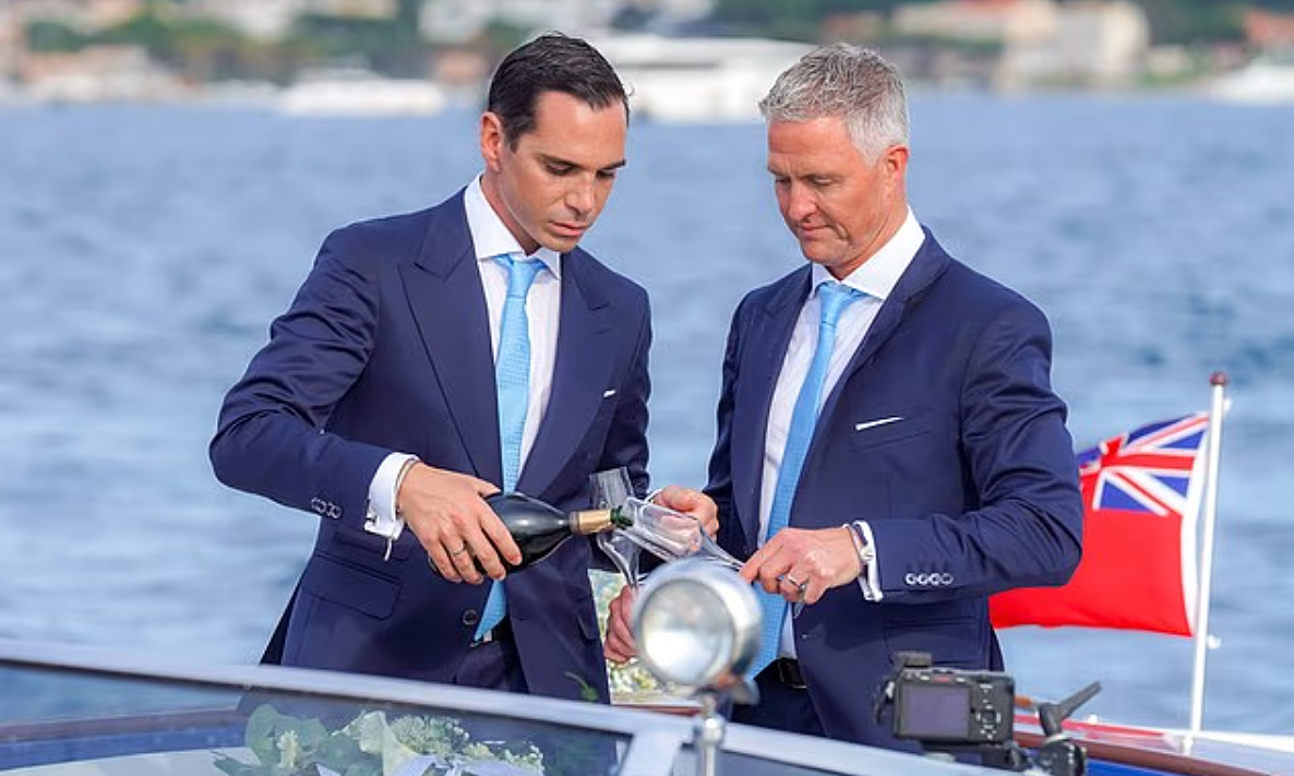 Em trai Michael Schumacher kết hôn đồng giới: Tin nóng từ làng đua F1 - hình ảnh - f8betv.vip Em trai Michael Schumacher kết hôn đồng giới: Tin nóng từ làng đua F1 - hình ảnh - f8betv.vip