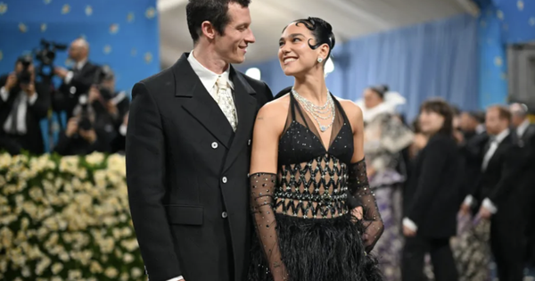 Link vào nhà cái F8BET – Cập nhật tin nóng: Dua Lipa bí mật kết hôn với tài tử James Bond tương lai - hình ảnh - f8betv.vip