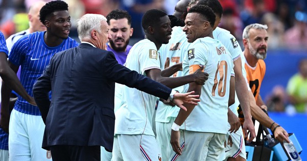 HLV Deschamps đi vào lịch sử World Cup: Mbappe – Dembele tái lập kỳ tích của Brazil: góc nhìn mới cho người chơi Việt - hình ảnh - f8betv.vip