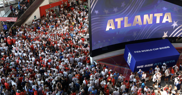 Cơn sốt vòng tay ‘huyền thoại’ tại World Cup 2026: Món quà miễn phí khiến triệu fan cuồng nhiệt - hình ảnh - f8betv.vip Cơn sốt vòng tay ‘huyền thoại’ tại World Cup 2026: Món quà miễn phí khiến triệu fan cuồng nhiệt - hình ảnh - f8betv.vip