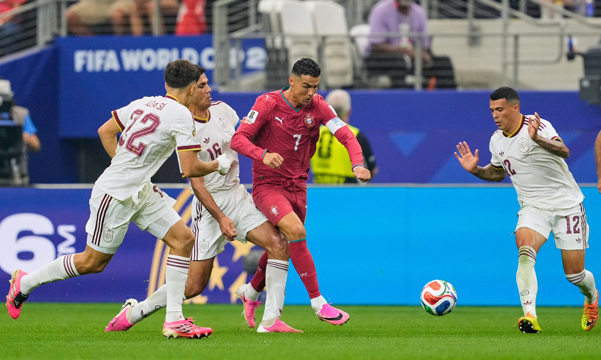 Ronaldo Nhận Điểm Thấp Nhất Trận Thua Tây Ban Nha: Cơ Hội Mới Cho Người Hâm Mộ Cá Cược Cùng F8BET - hình ảnh - f8betv.vip