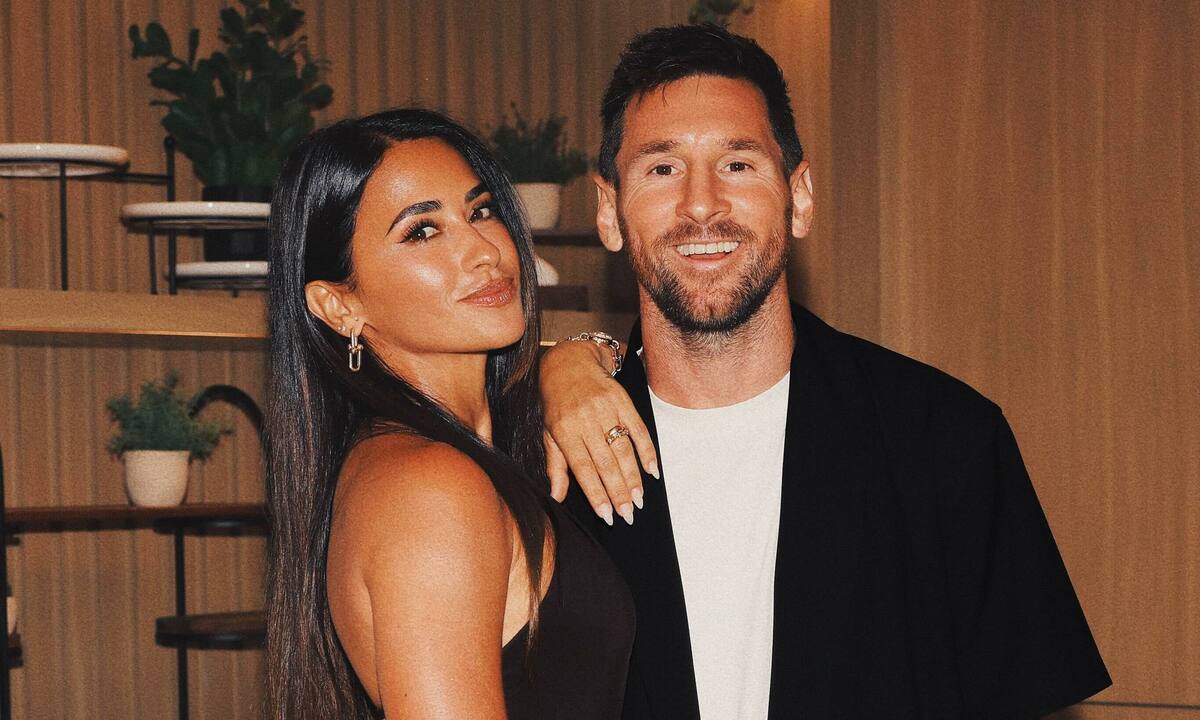 Ba thập niên bên nhau của Messi và vợ người mẫu - hình ảnh - f8betv.vip Ba thập niên bên nhau của Messi và vợ người mẫu - hình ảnh - f8betv.vip